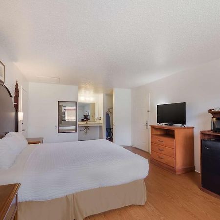 Americas Best Value Inn Lockhart Tx Bagian luar foto